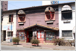 Brown CD store.  Rua Artur de Azevedo near Rua Ant? Bicudo.  Villa Magdalena neighborhood.
