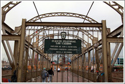 Puente Peatonal Los Carros ("The Cars" footbridge).  Nice name!