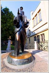 Kafka sculpture by Jaroslav R? corner of Du?n?nd V&#283;ze&#328;sk?treets, Josefov.