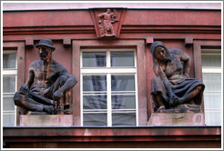 Male and female figures on a pink building, Na Per?t?n&#283;, Star?&#283;sto.