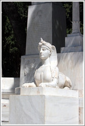 Sphinx-like figure.  The First Cemetery of Athens (&#928;&#961;&#974;&#964;&#959; &#925;&#949;&#954;&#961;&#959;&#964;&#945;&#966;&#949;&#943;&#959; &#913;&#952;&#951;&#957;&#974;&#957;).