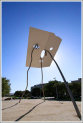 David i Goliat, a sculpture by Antoni Llena (1992) in Parc de les Cascades.