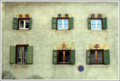 Windows, with Romansh patterns.