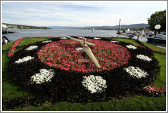 Flower clock on B?rkliplatz, on the shore of Z?richsee (Lake Z?rich).